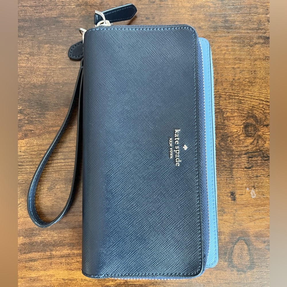 Kate Spade Carry All Wallet